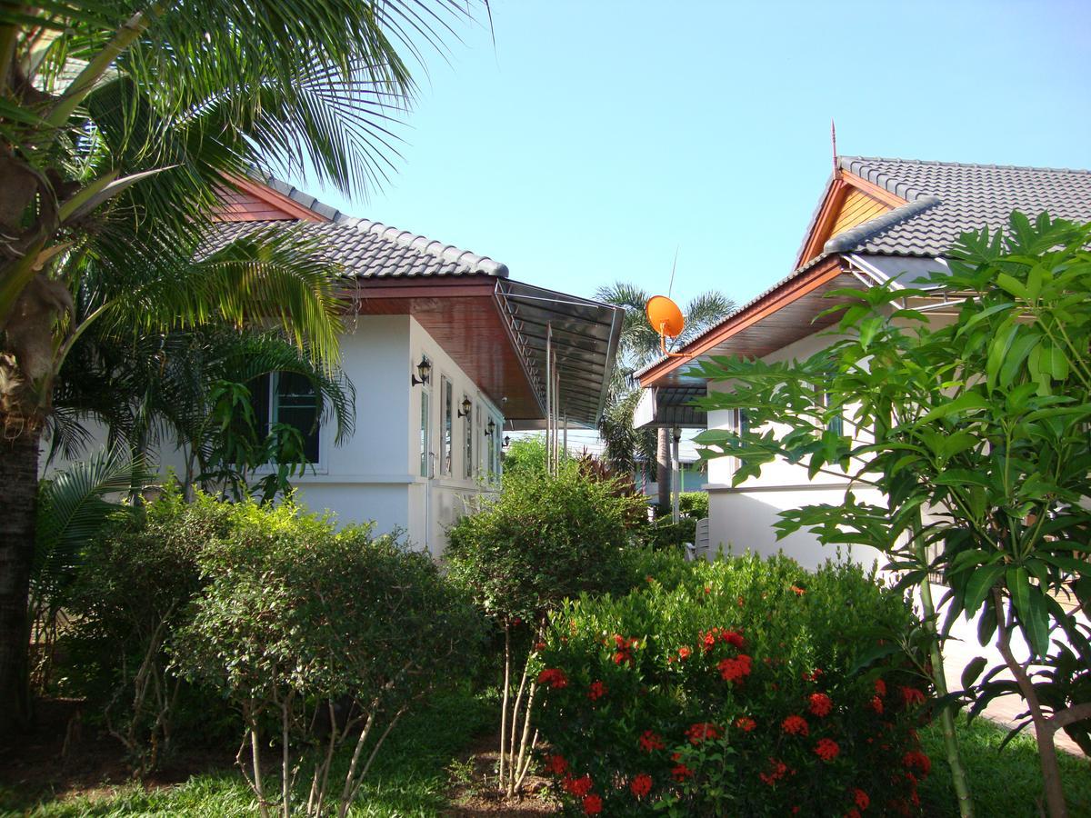 Nuch'S Apple Guest House Si Bun Ruang Exterior foto