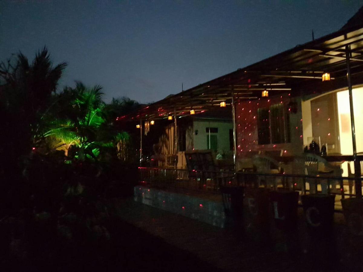 Nuch'S Apple Guest House Si Bun Ruang Exterior foto