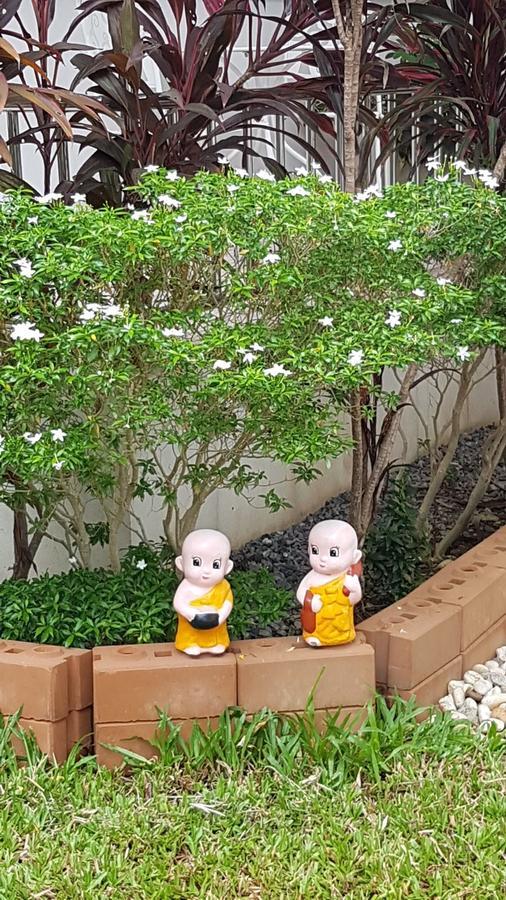 Nuch'S Apple Guest House Si Bun Ruang Exterior foto