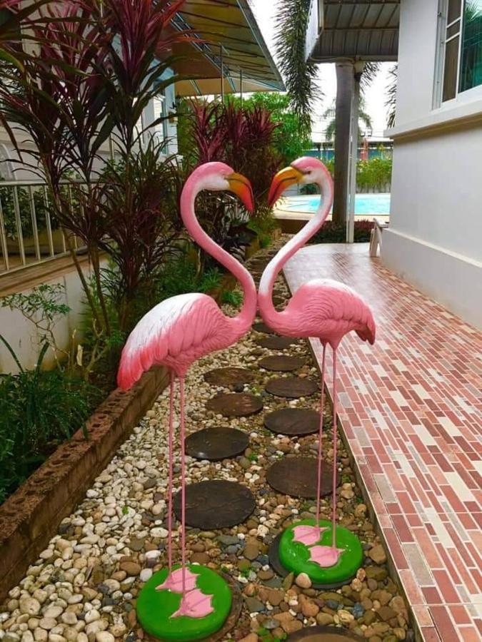 Nuch'S Apple Guest House Si Bun Ruang Exterior foto